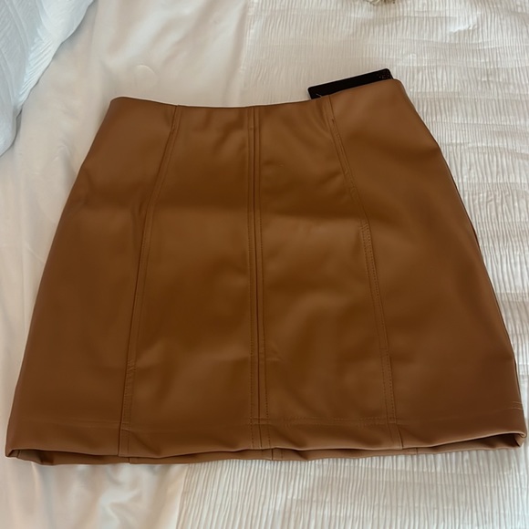 NWT Faux leather mini skirt - Picture 2 of 7